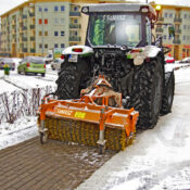 Tractor sweeper MOP SaMASZ